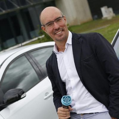 Co-fundador de @BeePlanetf Ex-Presidente de #AEDIVE
Apasionado y usuario de #emovilidad #VE #EERR