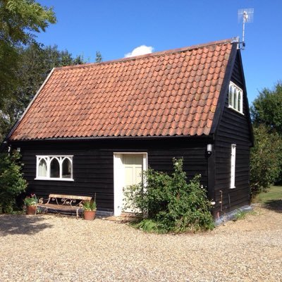 Beautiful Grade II listed Barn in Suffolk:Airbnb https://t.co/qtLu9nX7AG