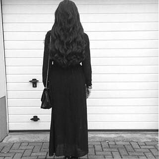 yosha_shryfshwq's profile picture. ‏‏‏ألقاك بيّن القصّايد وحكايّا الغزّل وتبقى سري الحُلو واللذيّذ.🍃