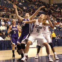 Laura Discenza (@lmdbballrocks) Twitter profile photo