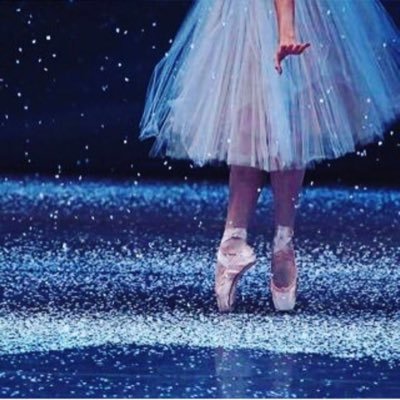 R0o0z_8's profile picture. كود نمشيRooz8