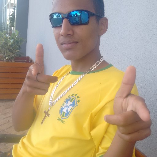 vitinho14_silva's profile picture. Ela faz jura de amor sempre liga pra mim. Eu tô na noite a muito tempo e também sei mentir! ☯🎭🔫🍃💰