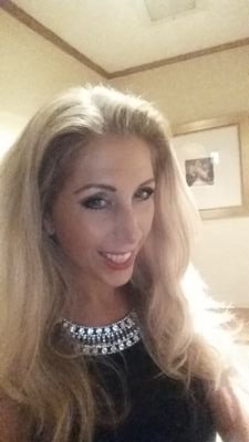 Fan of big hair. Lover of cats, cheese, champagne and good times.