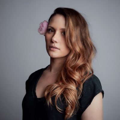 thornandbloom's profile picture. artisanal • botanical • perfume