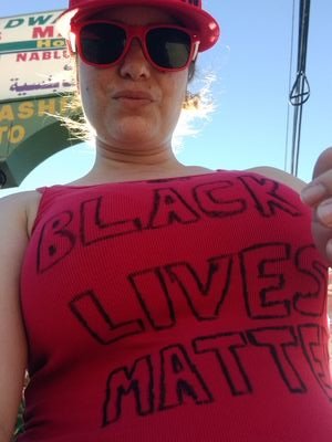 Sandra_Super_'s profile picture. vegetarian, humanitarian, psychologist-in-training, philosopher, animal lover