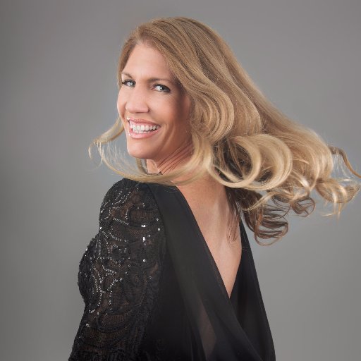 San Diego Portrait Photographer. Capturing real connections and real emotions!
Weddings & Events, Corporate Headshots & branding, Family Portraits.