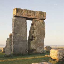 Our Stonehenge #WorldHeritage guided walking tours explore the awe-inspiring monuments and landscapes of Neolithic and Bronze Age Britain.