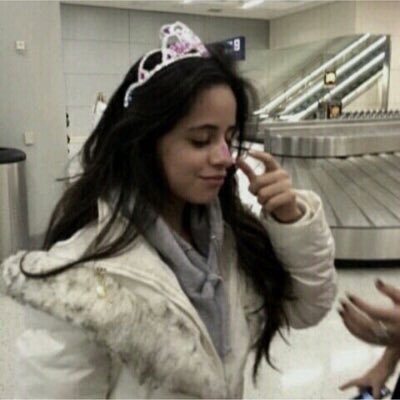 aleahrpg's profile picture. so zerbrechlich und schön, wie ein schwan aus glas.