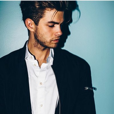 zack_palatas's profile picture. |Élève de dix-sept ans à l'école Poudlard dans la maison Serpentard ||7eme année|| mangemort 🐍 ||Animag: dragon || Astoria✨ || Elena bff👸 ||
