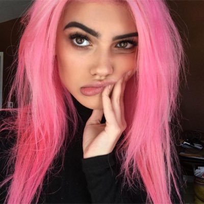 skyrpgrlty's profile picture. This is Shallow Love