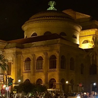 hotelreviews21's profile picture. Music Travel Food