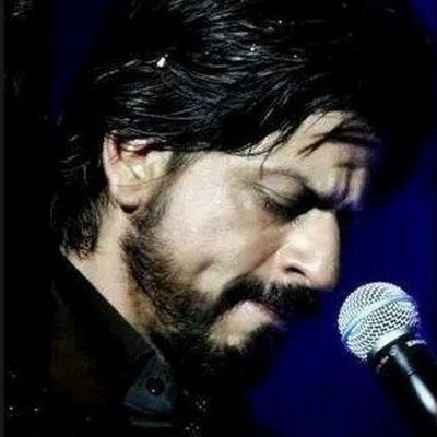 @Iamsrk لست حبي فحسب بل انت عالم اعيشه بادق تقاصيله 
احبك يا انت ..  اذا كنت ساتحدث عن نعيمي
     فانت اوله وثانيه ومنتهاهـ .. 💗💓