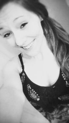 ninamarie11714's profile picture. The only thing I sweat is THC 👌