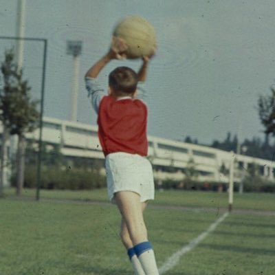 Leo_malmo's profile picture. Malmöbo, fotboll och framförallt Malmö FF. . . 19 augusti 1965 HIF - MFF 1-10
