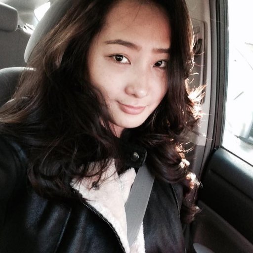 Enhmurun4's profile picture. Инээмсэглэ. Бусадтай халуун дотноор гар барихдаа сэтгэл зүрхээ шингээж бай.