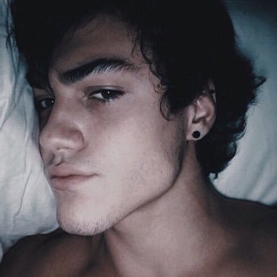 Grayson bajame la tanga porque la luna es muy dificil || Ethan con ese orto dedicame soretes|| Janoskianator since 2002