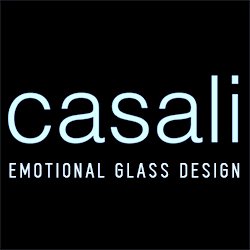 Porte, partizioni, strutture e complementi d'arredo in cristallo. Doors, partitions, structures and complements' furniture glass.
