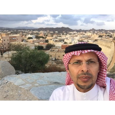 وامسك بحبل الله معتصماً فانه الركن اذا خانتك اركان