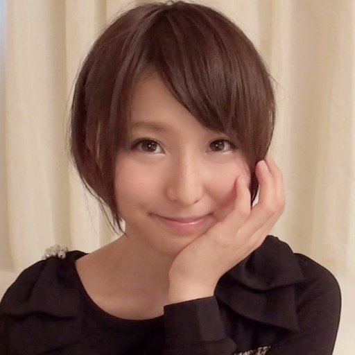 真里 Twitterissa 女性っぽい 胸が大きくなる男性が増えてるらしい アルコール好きだと大きくなる ある論文には こう書いてあります お酒をよく飲む男性は 女性化する アルコールの飲みすぎで女性ホルモンが増加する かららしい もうお酒飲めなるかも 笑