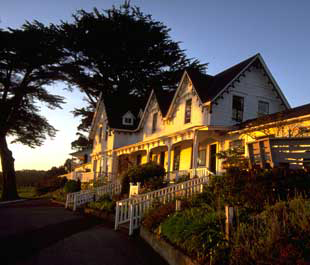 LittleRiverInn's profile picture. Romantic ocean view lodging w/ fireplaces & Jacuzzis.  Restaurant, bar & gardens for meals, meetings and weddings.  Tennis courts, day spa & Audubon golf course