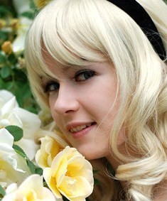 WanderingChild_'s profile picture. Ever since I fell down that rabbit hole I've been told what I must do and who I must be. Well, this is my dream. I'll decide where it goes from here.