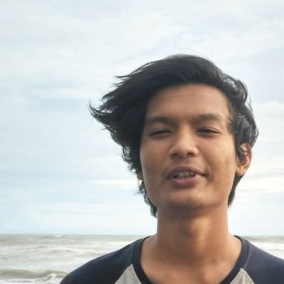 I play bass in a band called OTODIDAK.
Memainkan dan mendengarkan musik menyenangkan