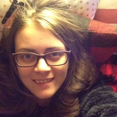 Nouvelle booktubeuse et blogueuse (charlotte aux livres), j'aime tous les styles de livres avec une préférence pour la fantasy !