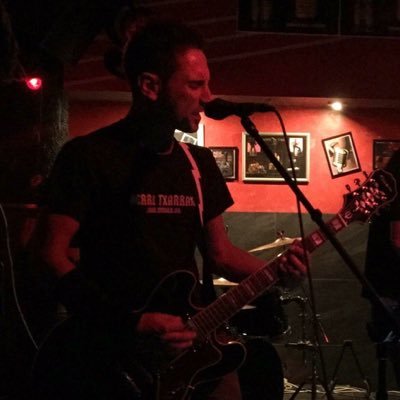 PerezMira88's profile picture. Estudiante de Periodismo, guitarrista en The Chester's.