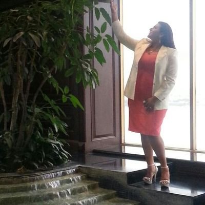Joven profesional en emprendimiento y desarrollo de la novel provincia de Santa Elena