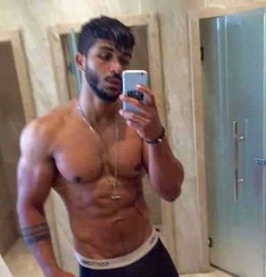 GMp2gD1G3b8AFPY's profile picture. مجنون