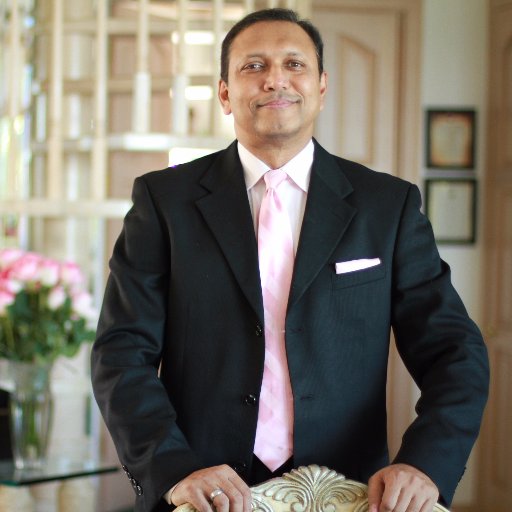 I’m a Real Estate Investment Expert, Mastermind Specialist, Bestselling Author, Award-winning motivation Speaker