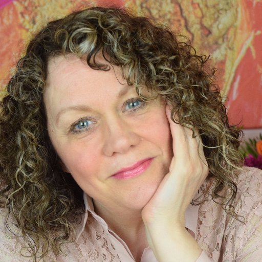 Transformational Heart-Centred Coach, HeartMath Coach. Exploring what it truly means to live from the heart, how we fully do that and how it will benefit you.
