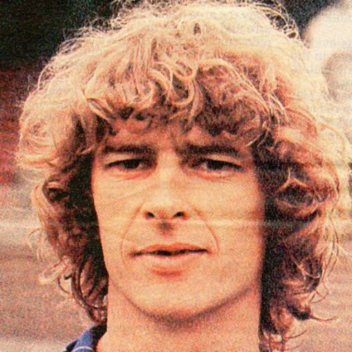 featherooni's profile picture. 