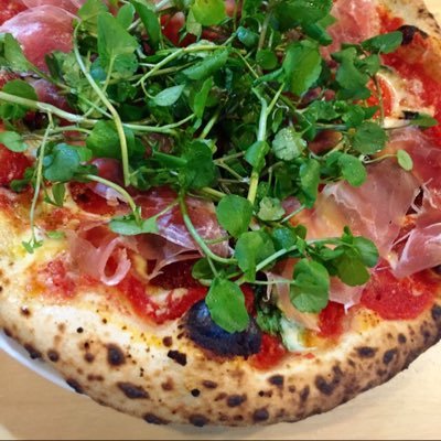 FutagoyaPizza's profile picture. 【夏季休業中】 北摂の山奥にひっそりと佇む石窯ピッツァ店🇯🇵 春・秋シーズン水曜日・木曜日・金曜日営業 臨時休業あり 営業時間:11:00〜15:00 ご予約不可 外席のみペット同伴可 RIDLEY Fenix-Cでたまにグルメライドしてます🚴‍♂ Instagramもやってます