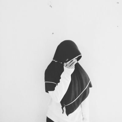 FeniFarezky's profile picture. percayalah, bahagia dari yang haram itu hanya sesaat