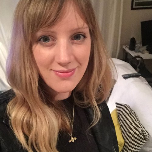 laurenbearpark's profile picture. 👩‍🎨 Design Lead at https://t.co/cw4TPVJ6zH. A mum to two 👧🏼 👧🏼 and Cavapoochon 🐶 I love photography apps 📷 old vintage tins🏺 and I have a thing for tiled floors ♥️