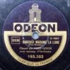 Jacket_Val's profile picture. Je suis à la recherche de l'amour quand même, donc prenez moi au sérieux