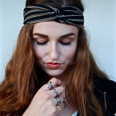 stylist hos hvisk! følg linket og se mine styles og shop de lækre items!