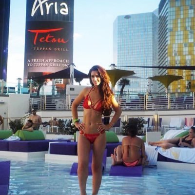 AmyAmydball's profile picture. Instagram: AMYBALL26