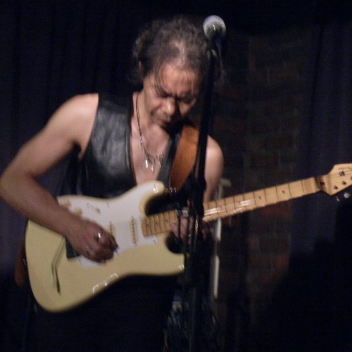 toru_knight's profile picture. Hard Rock Band ”Queen'sKnight”のGuiter＆Vocal。
70年代、80年代のハードロックを中心にカバーしてます。(活動休止中😭)

人の役に立つ事したいと思う今日このごろ。私にできる事ありますか？