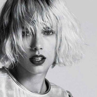 love @taylorswift13 @selenagomez @karliekloss @GiGiHadid @zaynmalik @onedirection @TheVampsband...
my crush @TheVampsJames true love