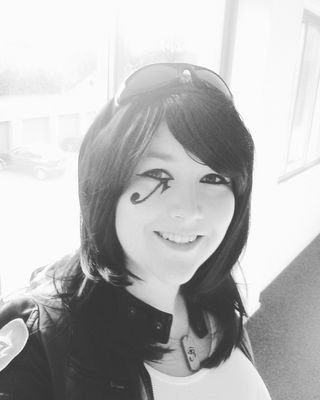 Streamer at https://t.co/DLnG1mHx31, dog owner, baker, cosplayer