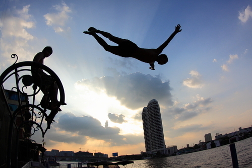 oneplus_sachi's profile picture. 2009年7月22日皆既日食の日に入籍し10月24日から世界周遊の旅に出ました！canon7Dと50Dが相棒。写真と料理を中心にサイトをupしています。タイから始まりアジア・中東・アフリカ・中南米・北米をぐるり♪2年4ヶ月の旅を終え現在JAPAN。旅再開のはずが新たな人生へと導かれてます。次はどこへ？