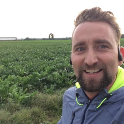 Motorrad fahren aber überwiegend laufen, laufen, laufen. Ziele 2017: 5k22min; 10k50min; #ersterhalbmarathon #fenix3 #laufen #georgrennt