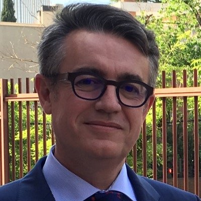 Consultor especialista en c.comerciales, retail marketing, apasionado de los rrhh y aprendiz de la magia y similitudes de la cocina y las redes sociales