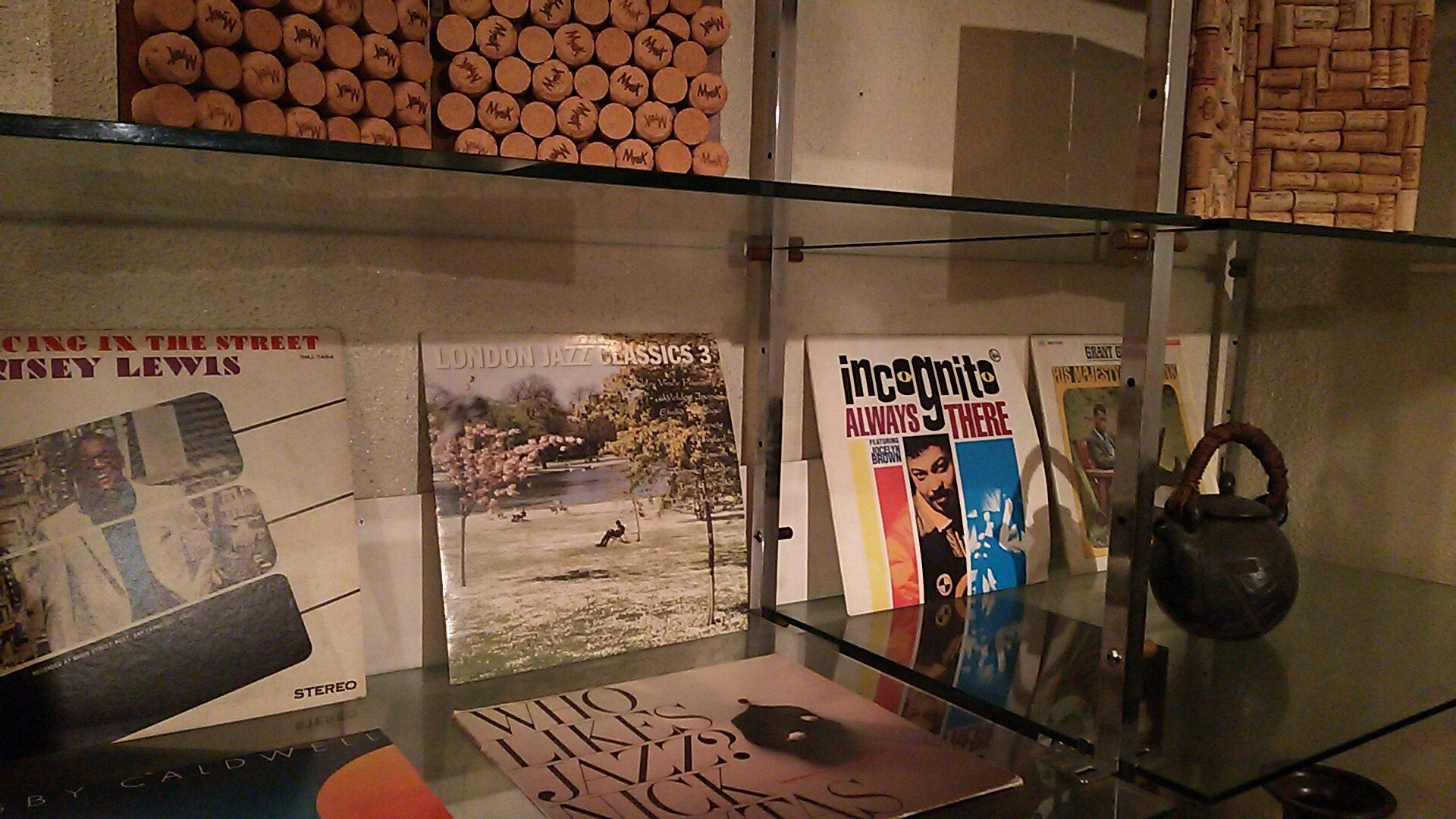 cqdistressed's profile picture. 韓国映画＆香港映画を見がち。サスペンス/ノワール/クライムもの好きだけど本当に求めてるのはミステリー＆ヒューマンドラマかも。一重と前髪とギャップに弱い。韓国語勉強中。2025年9月突如チョ・ウジンにハマりました。한국영화 좋아. 한국어 공부중 일본사람.조우진 님을 사랑하고 있어요.