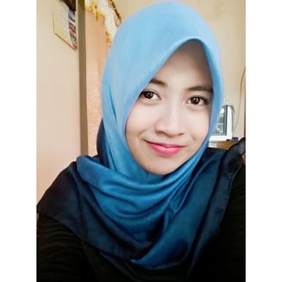 Jika engkau mengkuti senyummu maka akan sampai pada bahagiamu