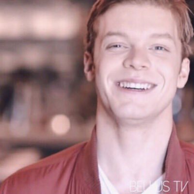 ianrpghrvrd's profile picture. il faut mettre le bâton dans le petit trou.