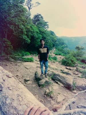 edfa38f36e4744d's profile picture. 