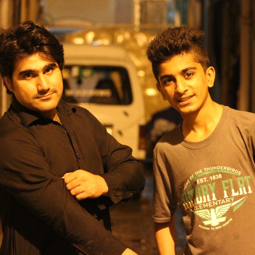 I Am Umer Qureshi From pakistan !! 
I love Photoshop !!